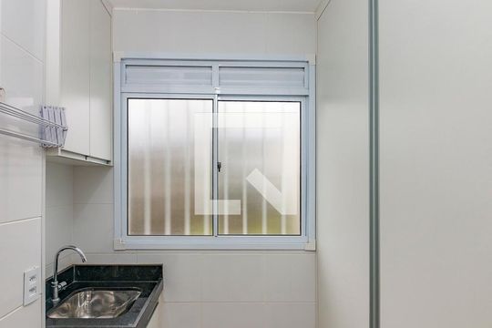 Área de Serviço de apartamento para alugar com 2 quartos, 56m² em Buritis, Belo Horizonte