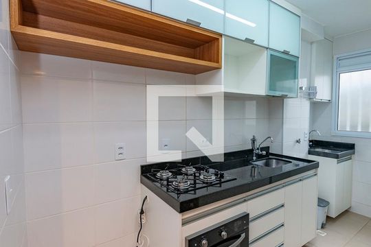Cozinha de apartamento para alugar com 2 quartos, 56m² em Buritis, Belo Horizonte
