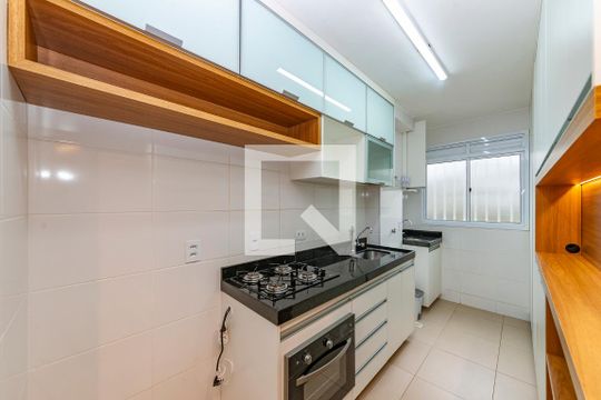 Cozinha de apartamento para alugar com 2 quartos, 56m² em Buritis, Belo Horizonte