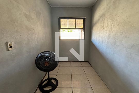Quarto 2 de casa à venda com 2 quartos, 40m² em Scharlau, São Leopoldo