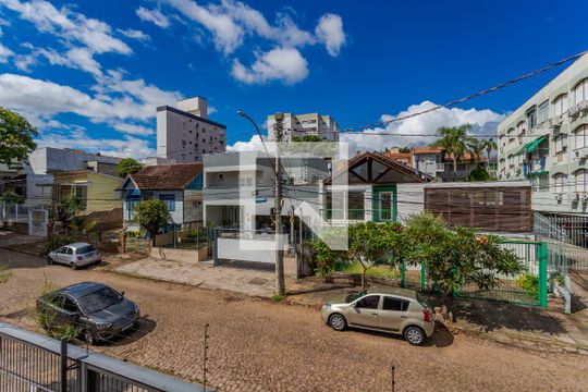 Sala Vista  de apartamento à venda com 2 quartos, 60m² em Vila Ipiranga, Porto Alegre