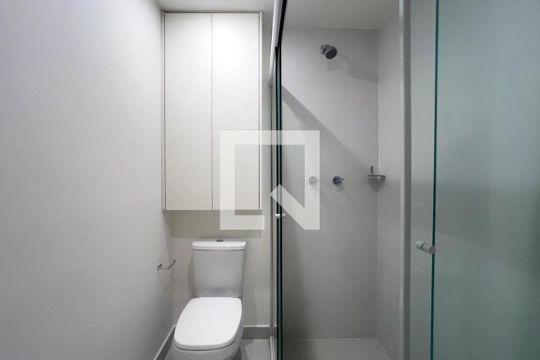 Banheiro de kitnet/studio para alugar com 1 quarto, 23m² em Ipiranga, São Paulo