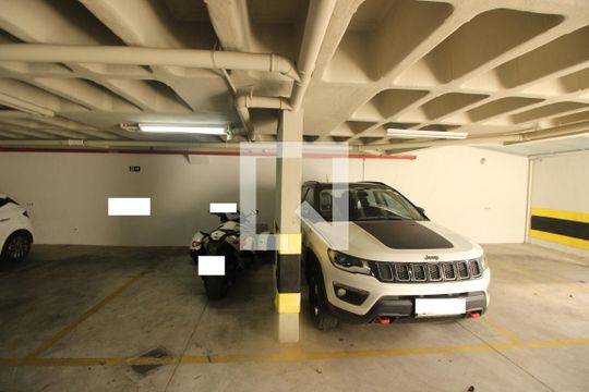 Vagas de garagem de apartamento à venda com 2 quartos, 130m² em São Pedro, Belo Horizonte