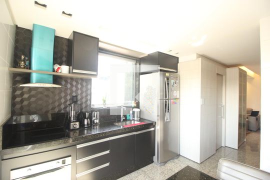 Cozinha de apartamento à venda com 2 quartos, 130m² em São Pedro, Belo Horizonte