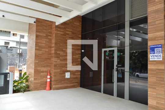 Fachada + Plaquinha de apartamento à venda com 1 quarto, 66m² em Vila Mariana, São Paulo