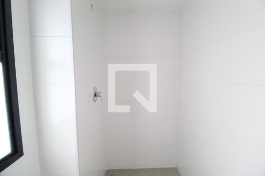 Banheiro da Suíte 3 de apartamento para alugar com 3 quartos, 130m² em Shopping Park, Uberlândia