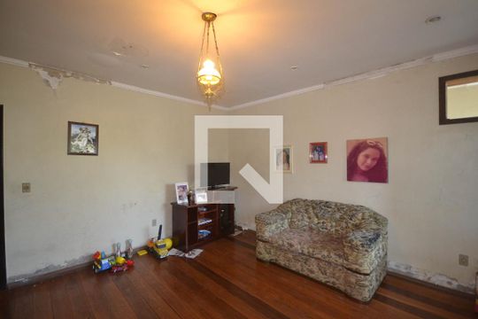 Sala de casa à venda com 4 quartos, 450m² em Areia Branca, Rio de Janeiro