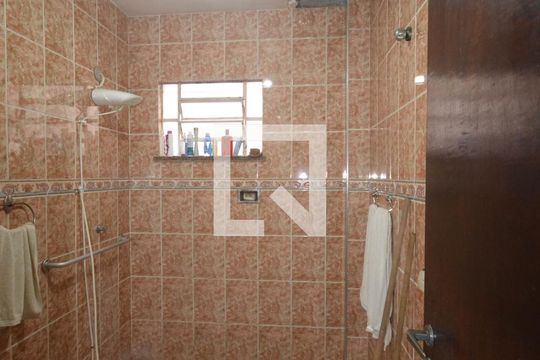 Banheiro 2 de casa à venda com 4 quartos, 450m² em Areia Branca, Rio de Janeiro