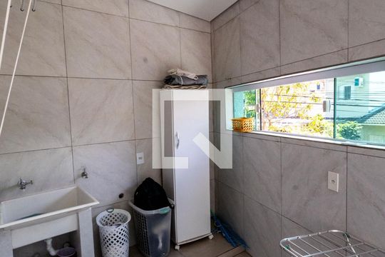 Área de Serviço de casa à venda com 3 quartos, 200m² em Jardim Umuarama, São Paulo