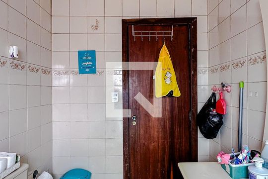 Banheiro de casa à venda com 3 quartos, 210m² em Vila Regente Feijó, São Paulo