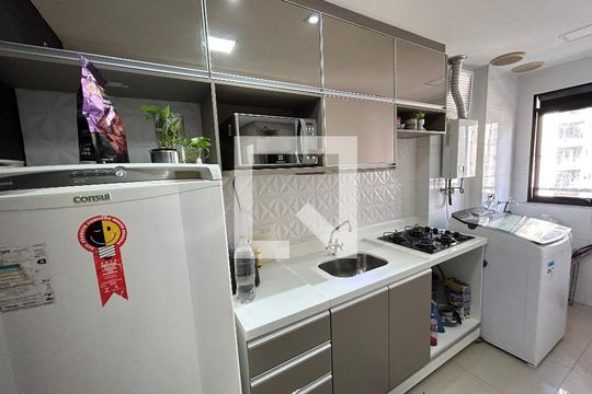 Cozinha de apartamento à venda com 2 quartos, 62m² em Del Castilho, Rio de Janeiro