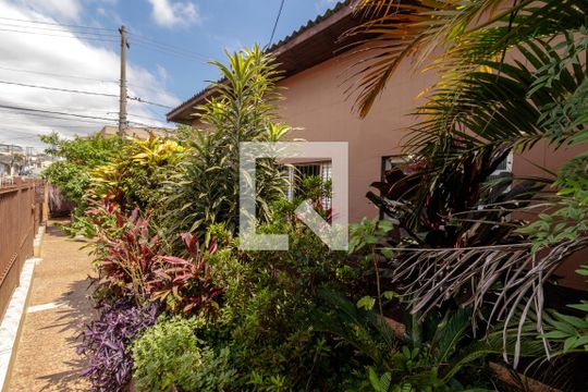 Jardim de casa para alugar com 4 quartos, 142m² em Cidade São Mateus, São Paulo