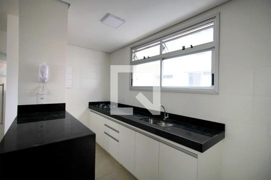 Cozinha de apartamento à venda com 3 quartos, 90m² em Cruzeiro, Belo Horizonte