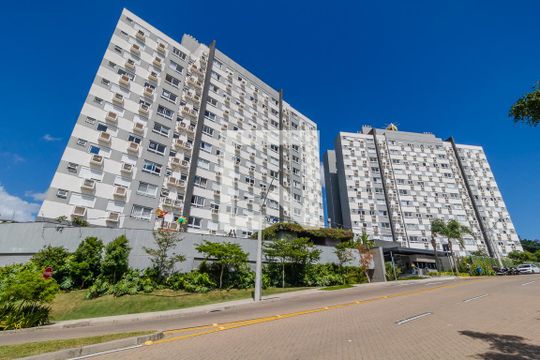 Fachada de apartamento à venda com 3 quartos, 72m² em Teresópolis, Porto Alegre