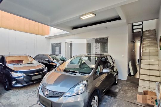 Garagem de casa para alugar com 4 quartos, 130m² em Vila Iorio, São Paulo