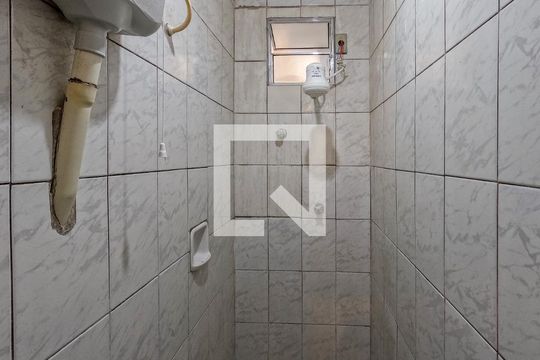 Banheiro de apartamento para alugar com 1 quarto, 35m² em Vila Francos, São Paulo