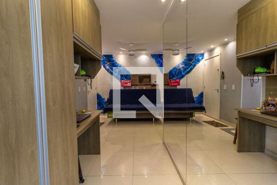 Sala de apartamento para alugar com 2 quartos, 60m² em Vila Anastácio, São Paulo