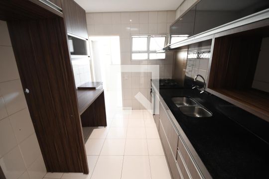 Cozinha de apartamento à venda com 3 quartos, 87m² em Cambuí, Campinas