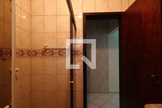 Banheiro Social de casa para alugar com 3 quartos, 195m² em Jardim, Santo André