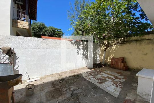 Quintal de casa para alugar com 2 quartos, 75m² em Engenho de Dentro, Rio de Janeiro
