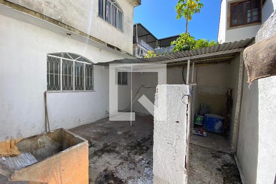 Quintal de casa para alugar com 2 quartos, 75m² em Engenho de Dentro, Rio de Janeiro
