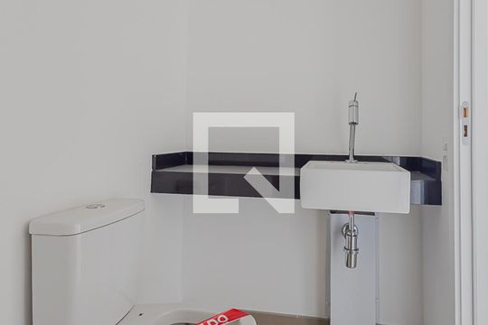 Banheiro de kitnet/studio à venda com 1 quarto, 24m² em Cerqueira César, São Paulo