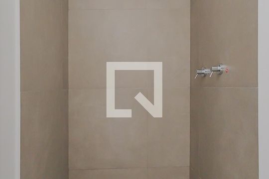 Banheiro de kitnet/studio à venda com 1 quarto, 24m² em Cerqueira César, São Paulo