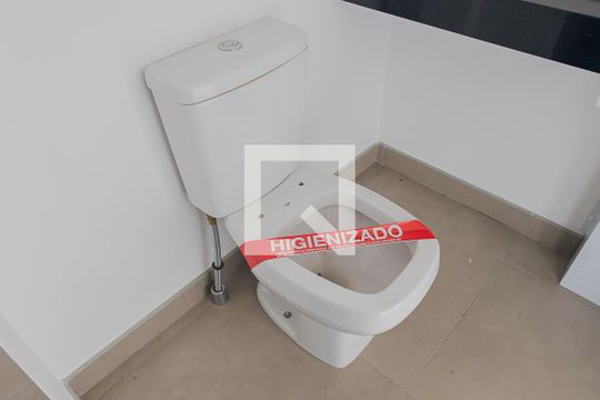 Banheiro de kitnet/studio à venda com 1 quarto, 24m² em Cerqueira César, São Paulo