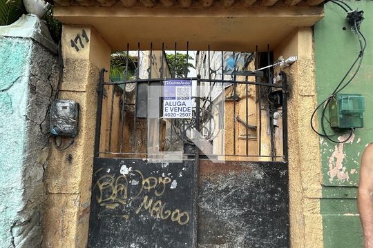 Placa de casa à venda com 3 quartos, 40m² em Encantado, Rio de Janeiro