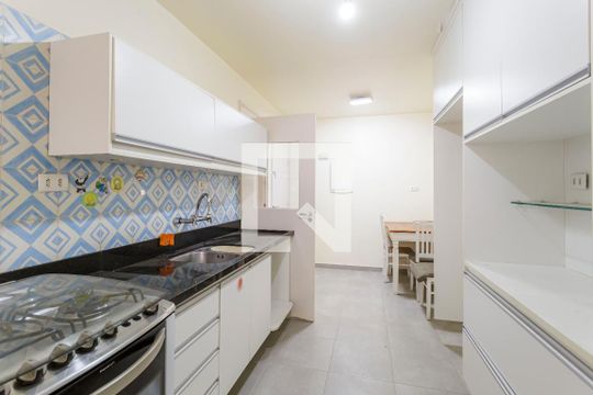 Cozinha de apartamento para alugar com 2 quartos, 82m² em Vila Uberabinha, São Paulo