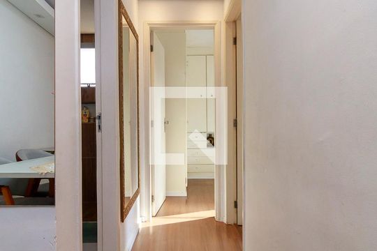 Corredor de apartamento à venda com 2 quartos, 60m² em Jardim São Luís, São Paulo