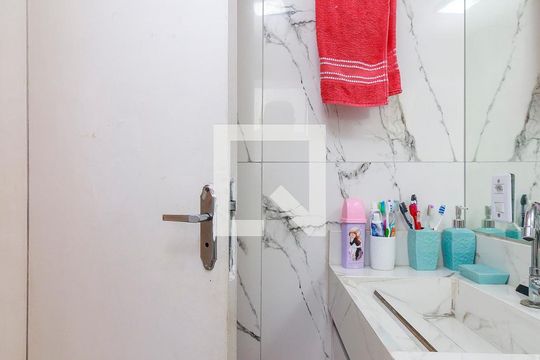 Banheiro de apartamento à venda com 2 quartos, 60m² em Jardim São Luís, São Paulo