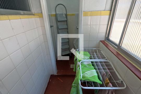 Área de Serviço de apartamento para alugar com 2 quartos, 87m² em Gonzaga, Santos