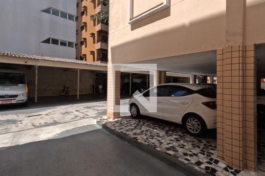 Área Comum - Garagem Coletiva de apartamento para alugar com 2 quartos, 87m² em Gonzaga, Santos