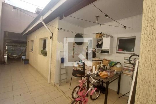 Casa à venda com 3 quartos, 184m² em Vila Carrão, São Paulo
