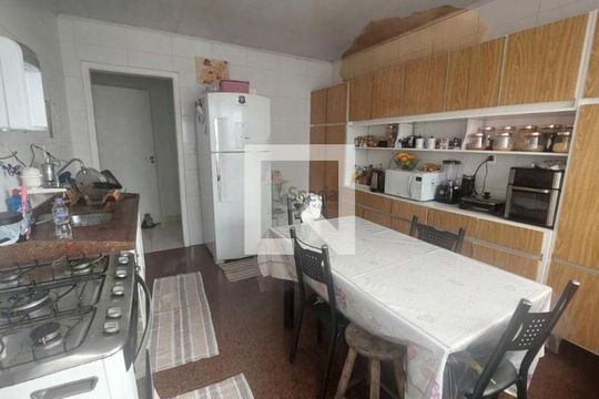 Casa à venda com 3 quartos, 184m² em Vila Carrão, São Paulo