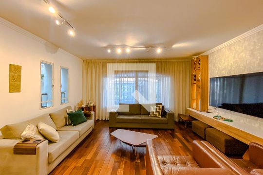 Sala de casa à venda com 3 quartos, 250m² em Água Rasa, São Paulo