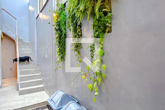 Área externa de casa à venda com 3 quartos, 250m² em Água Rasa, São Paulo