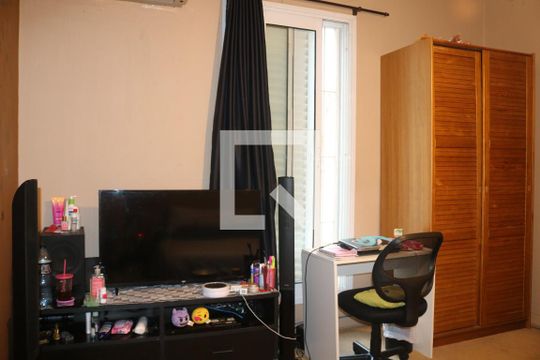 Quarto 2 de casa para alugar com 2 quartos, 120m² em Pompeia, São Paulo