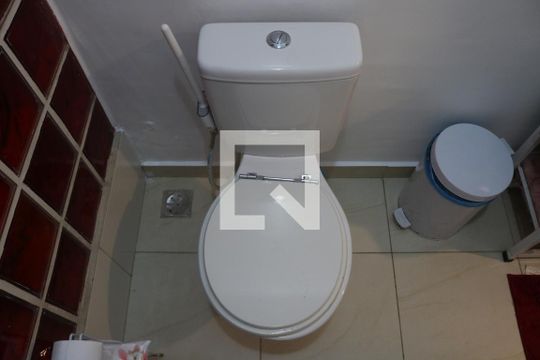 Banheiro de casa para alugar com 2 quartos, 120m² em Pompeia, São Paulo