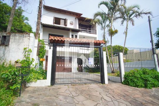 Fachada de casa para alugar com 4 quartos, 300m² em Vila Jardim, Porto Alegre