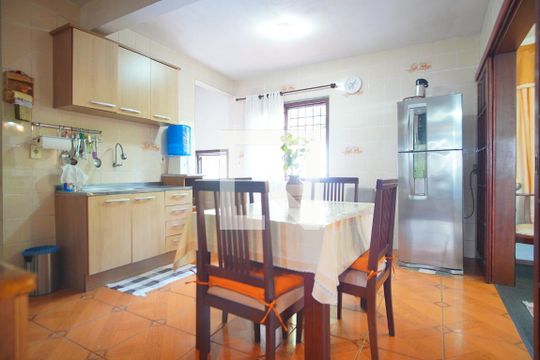 Cozinha de casa para alugar com 4 quartos, 300m² em Vila Jardim, Porto Alegre