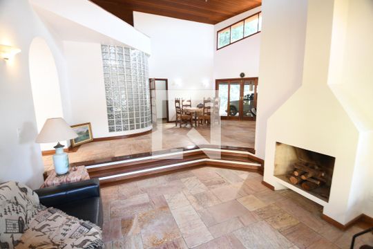 Sala de casa de condomínio à venda com 4 quartos, 420m² em Conjunto Habitacional Vila Santana (sousas), Campinas