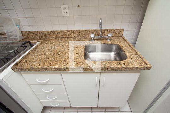 Cozinha de apartamento para alugar com 1 quarto, 63m² em Vila Uberabinha, São Paulo