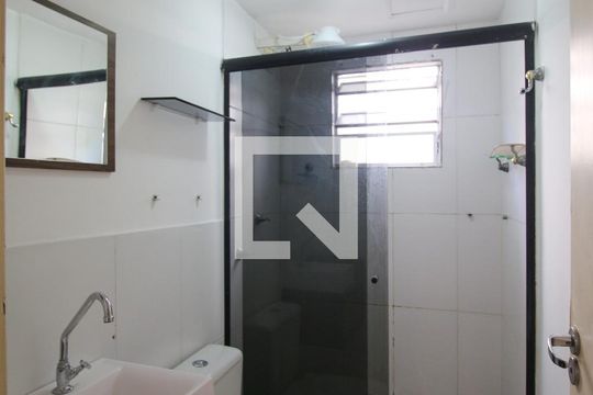 Banheiro de apartamento à venda com 2 quartos, 45m² em Colônia (zona Leste), São Paulo