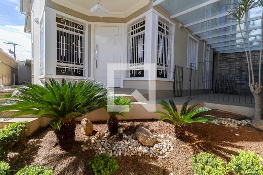 Fachada de casa à venda com 5 quartos, 650m² em Dona Clara, Belo Horizonte