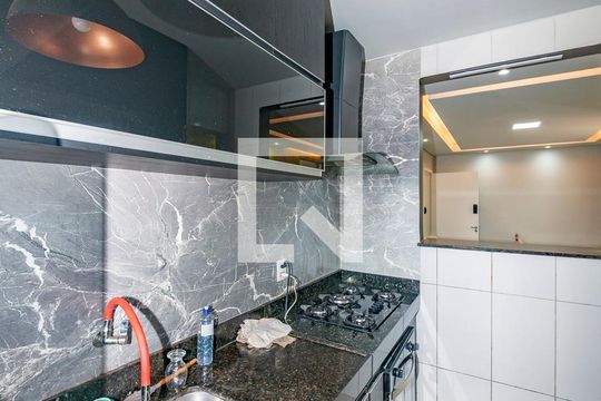 Cozinha de apartamento à venda com 2 quartos, 55m² em Cabral, Contagem