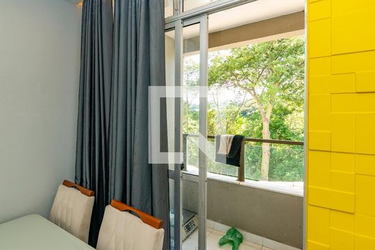 Varanda da Sala de apartamento à venda com 2 quartos, 55m² em Cabral, Contagem