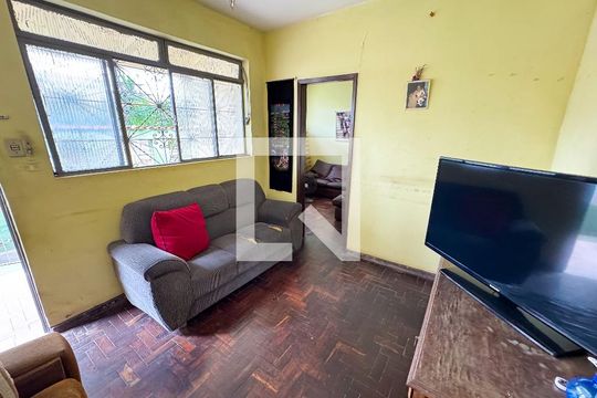 Casa à venda com 3 quartos, 330m² em Novo Eldorado, Contagem