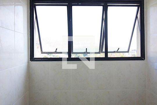 Área de Serviço de apartamento para alugar com 2 quartos, 48m² em Santa Terezinha, São Bernardo do Campo